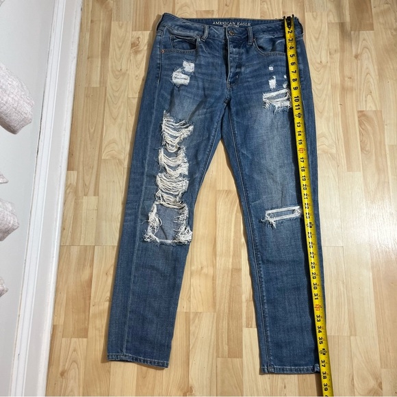 American Eagle Outfitters Women's Tomgirl Distressed High Waisted Jeans Size 6R - Picture 2 of 10